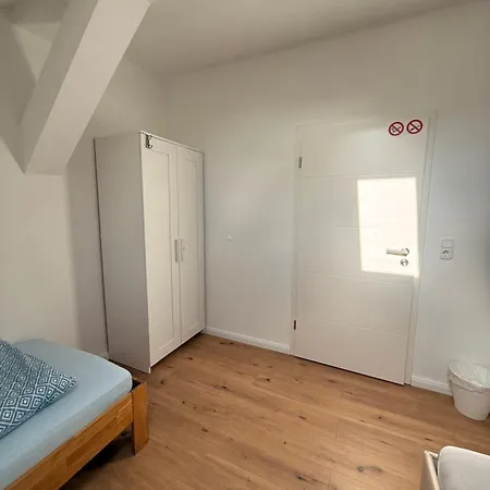 Apartment Uebernachtung By Tag Kassel