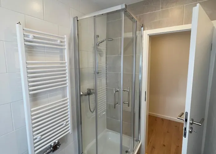 Apartment Uebernachtung By Tag Kassel